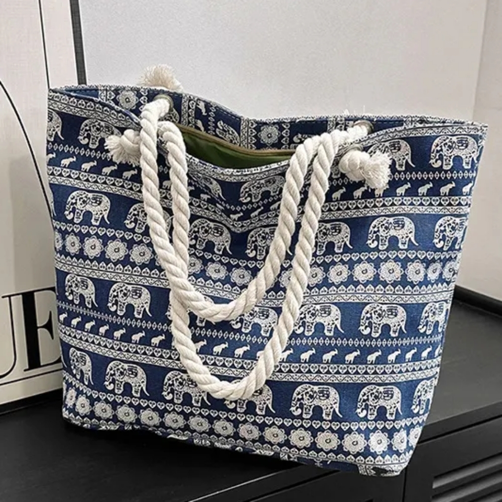 Women Large Elefants Design Square Beach Bag
